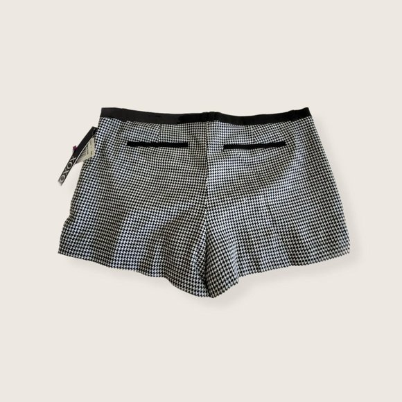 XOXO Black and White Shorts Flat Front Herringbone Juniors 11-12 NWT LH8002 - Picture 4 of 6